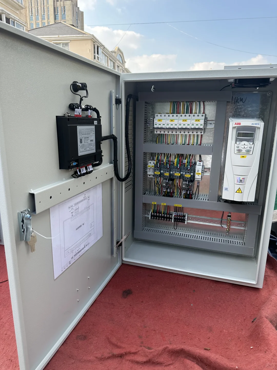 20w为伊利集团做的配电箱是什么样？