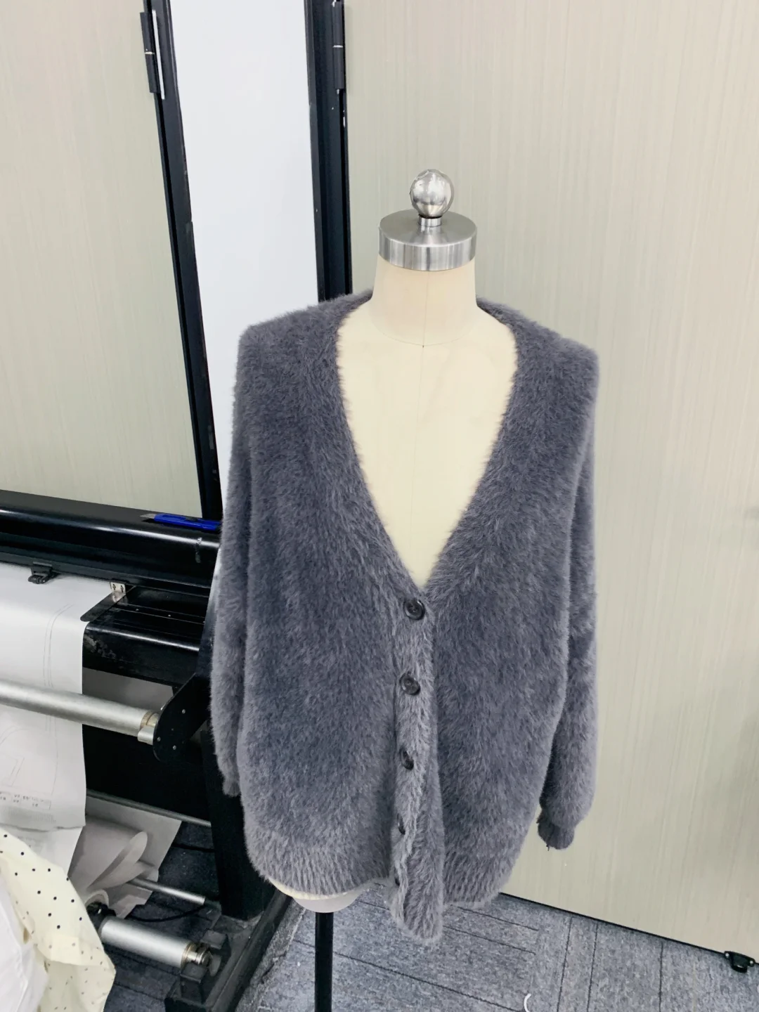 服装博主们?可以先做一件样板 拍照做预售