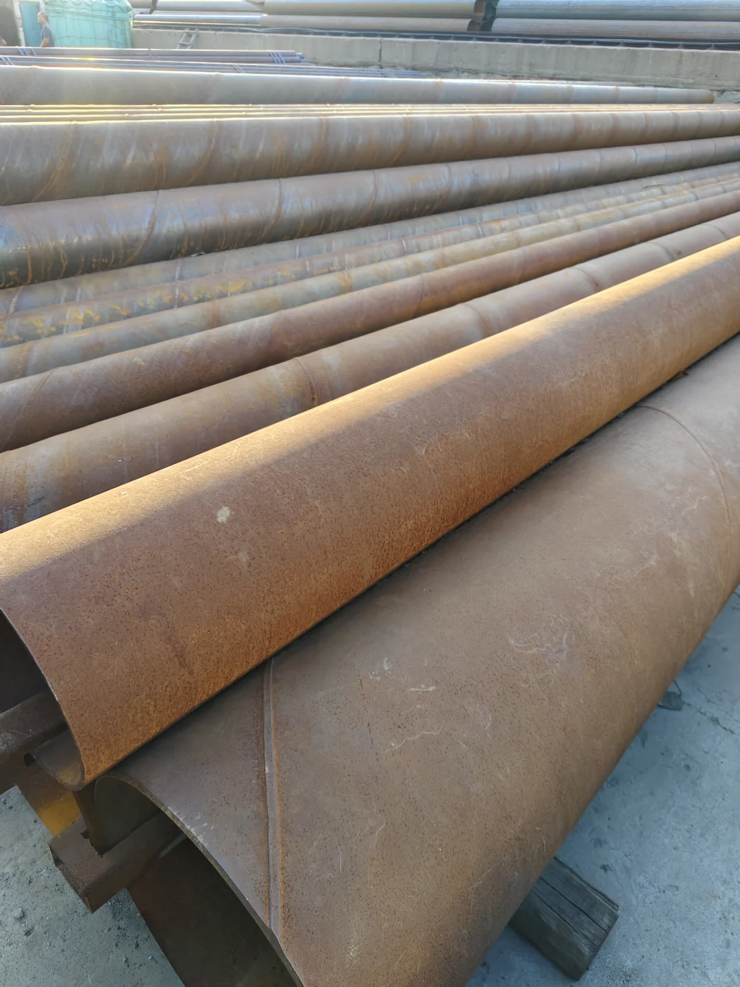 优质钢材，构筑坚固未来。