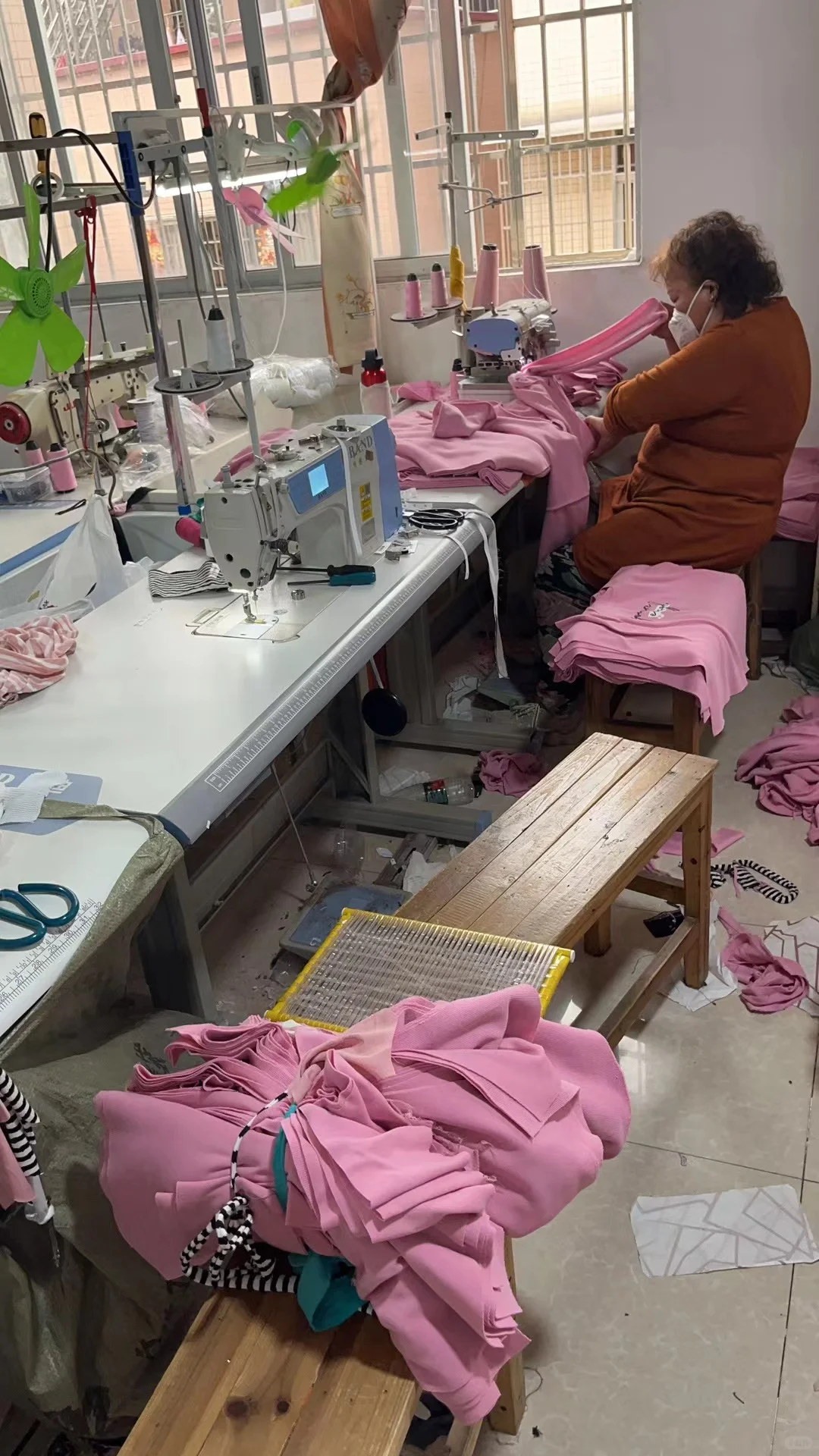 服装博主们想自己开发款式可以找我们合作