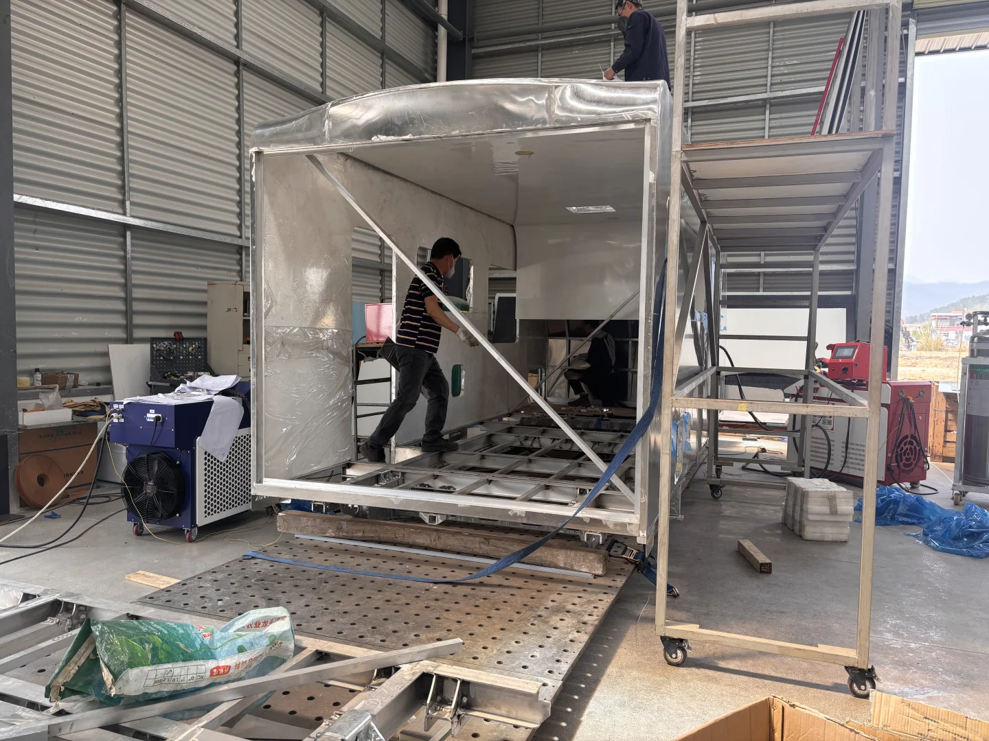 铝合金建材车间实拍