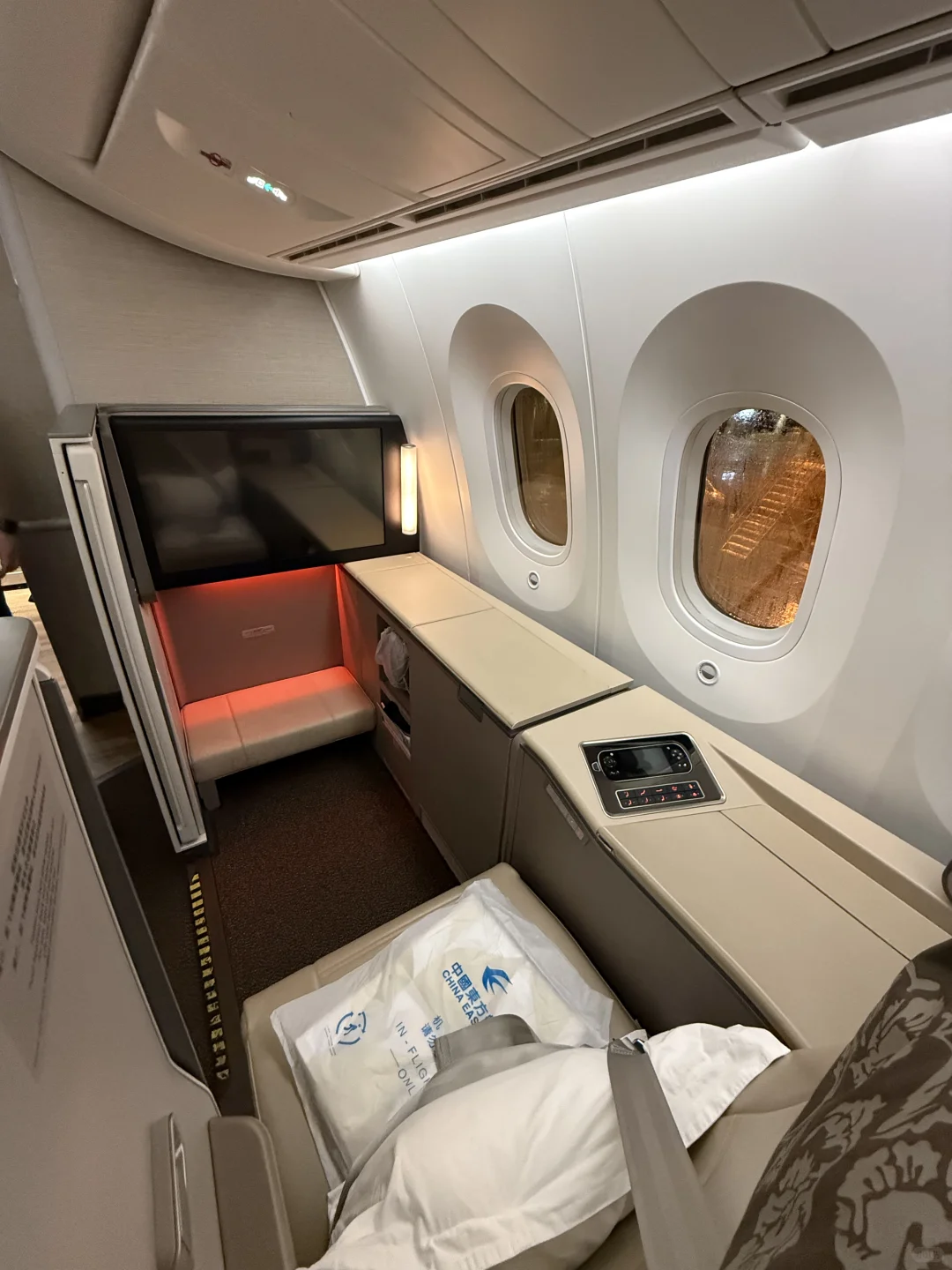 男大测评✈️|东航787国际短途商务舱能平躺?