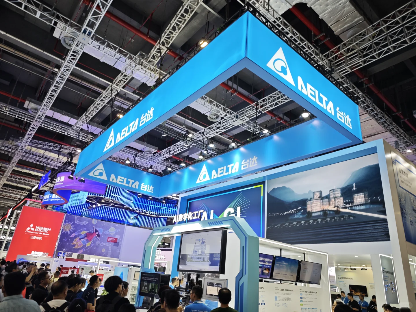 为了DeWalt这碟醋，包了去工博会这顿饺子