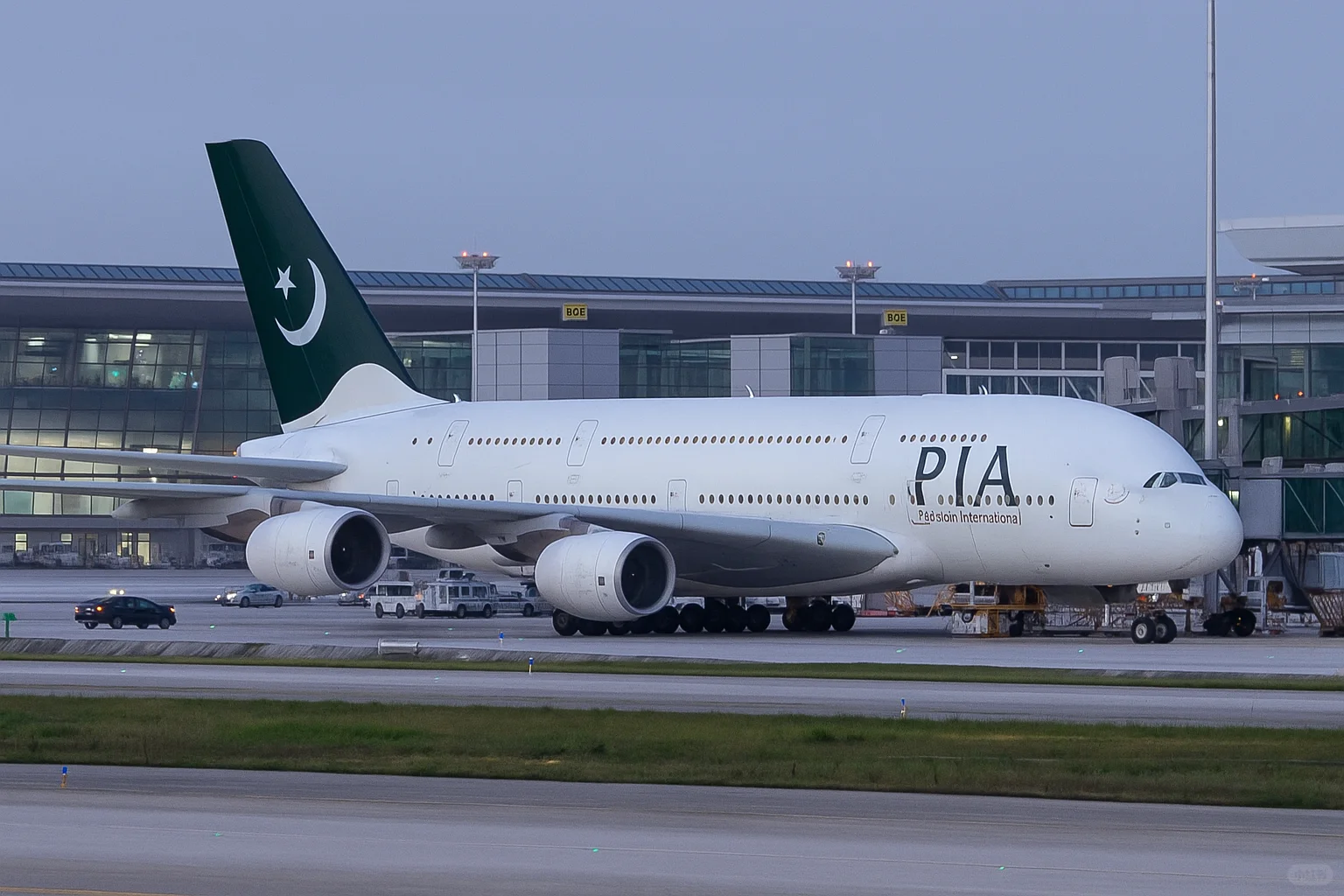 疑似巴基斯坦航空A380清晨窜访西安~