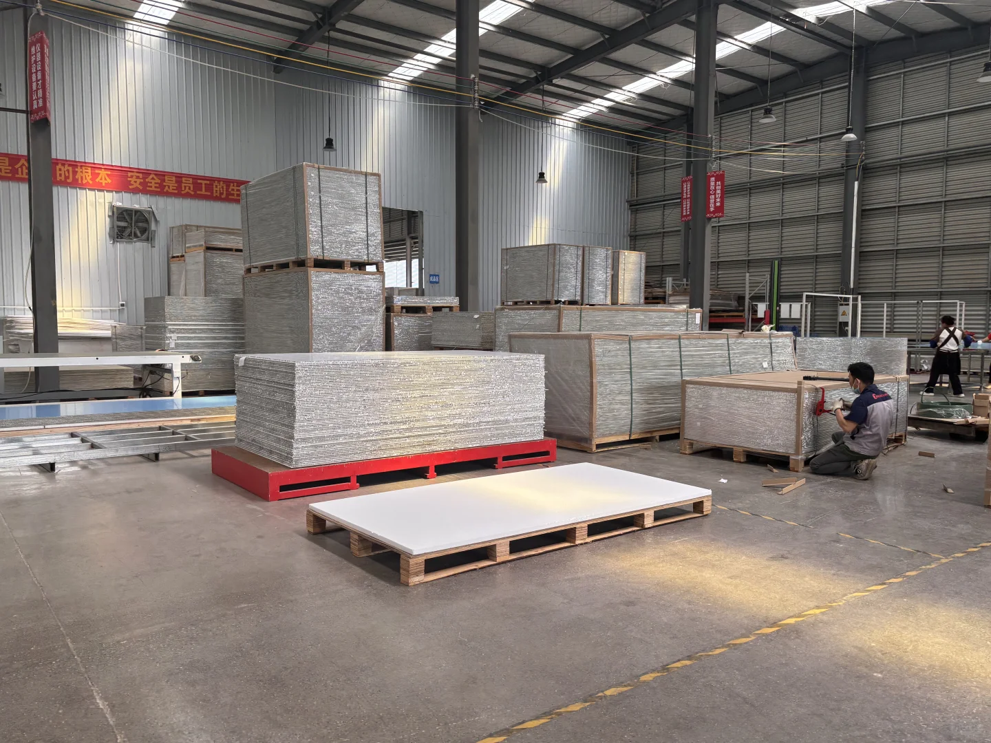 铝合金建材车间实拍