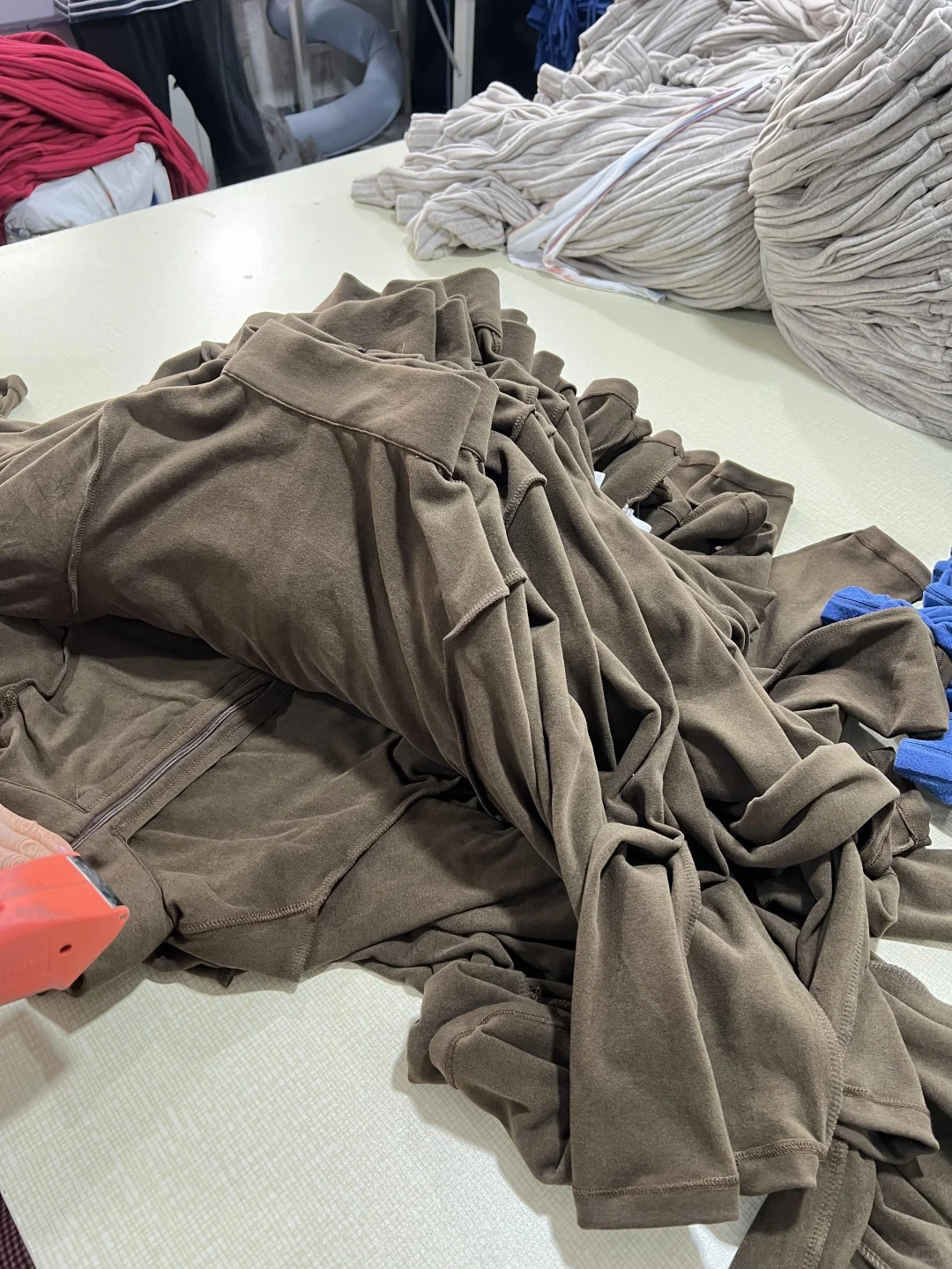 他们家服装厂？