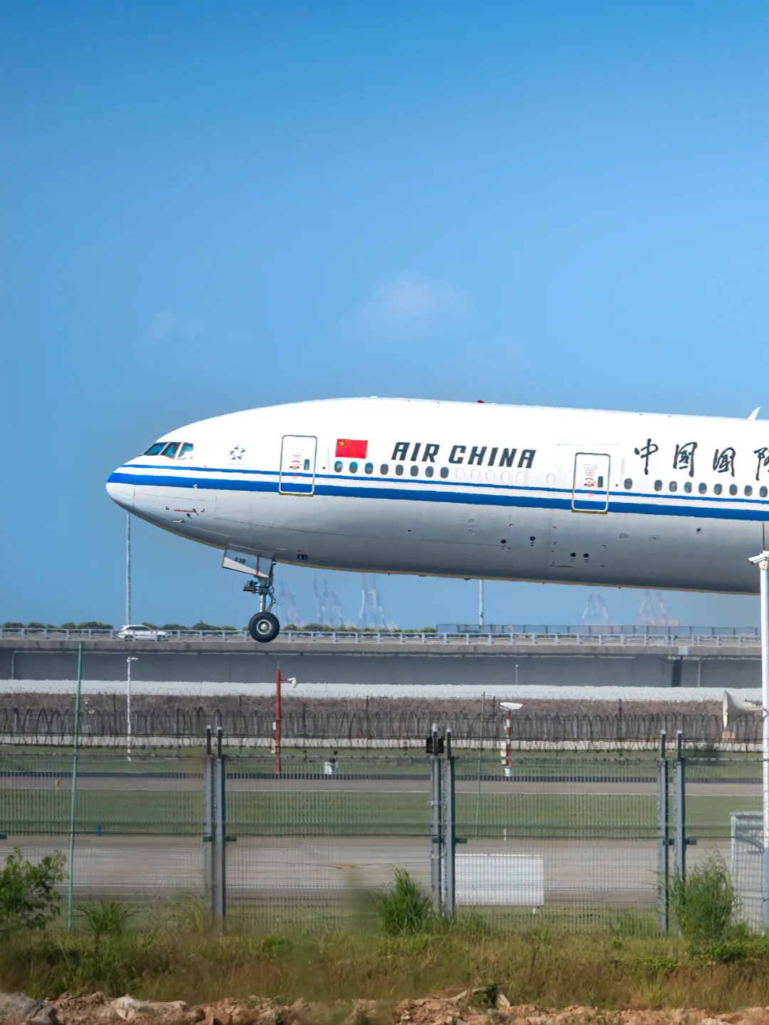 国航次旗舰：“两桶一棍”