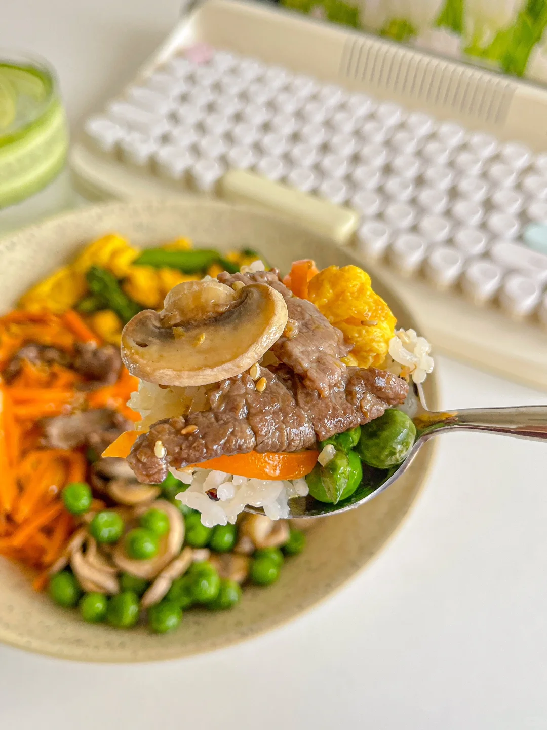 干净饮食?牛肉炒胡萝卜藜麦饭?无糖汽水