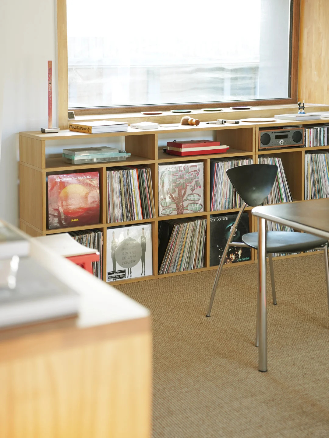 POV.你喜欢黑胶并且有个会点设计的wifie