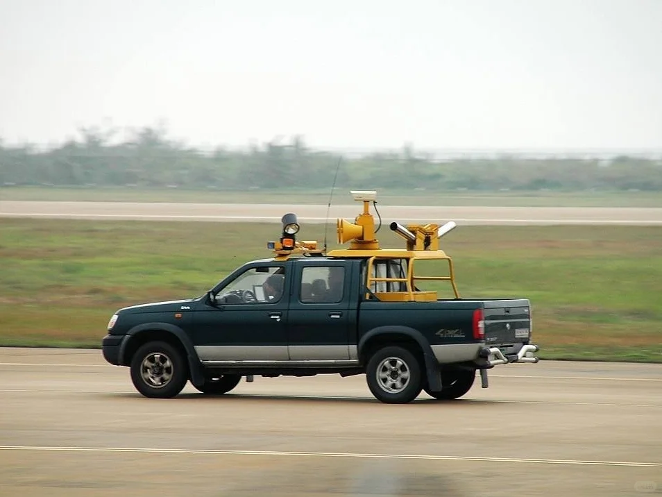 不起眼的飞机拖车,凭什么比劳斯莱斯还贵