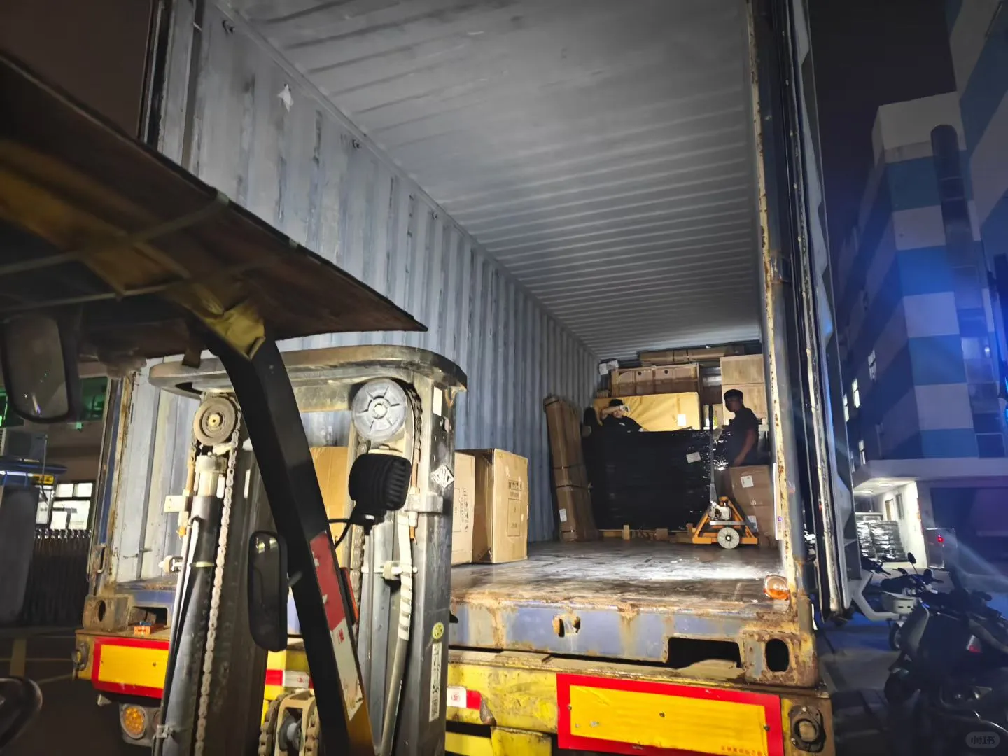 我们只是建材的搬运工