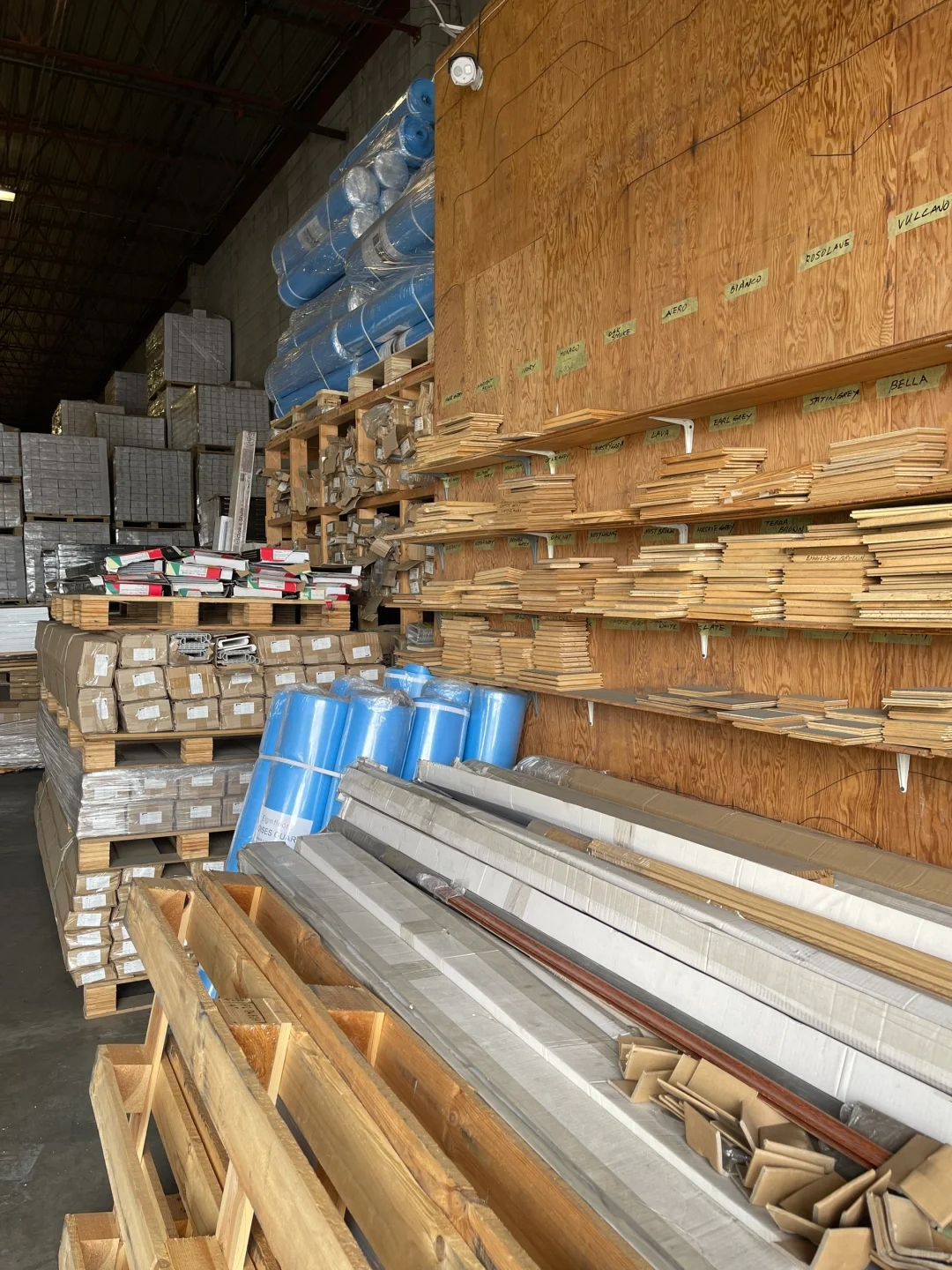 你们看不到的厂家仓库，温哥华选地板的一天