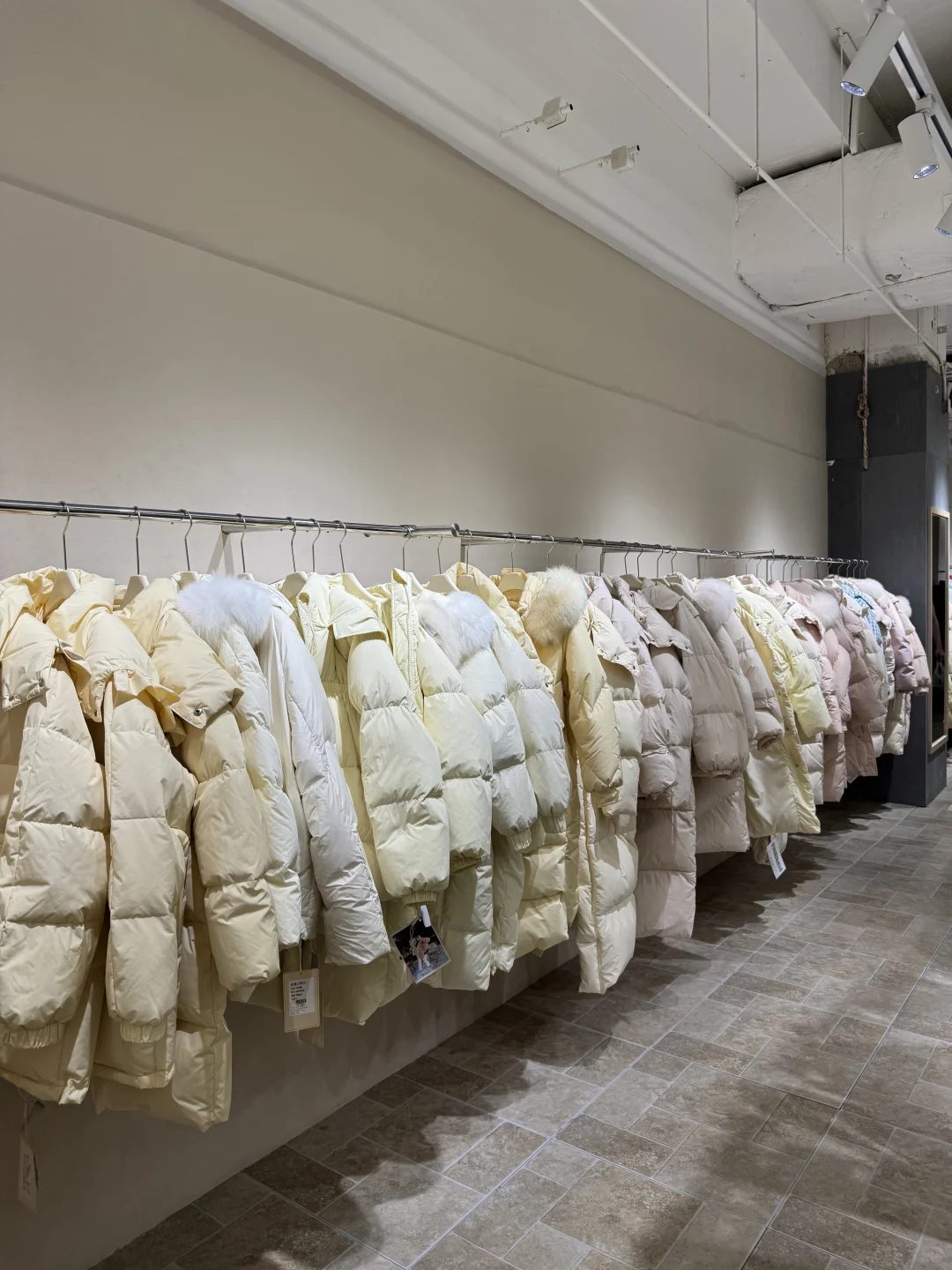 哈尔滨羽绒服源头厂家承接批量加工订单！