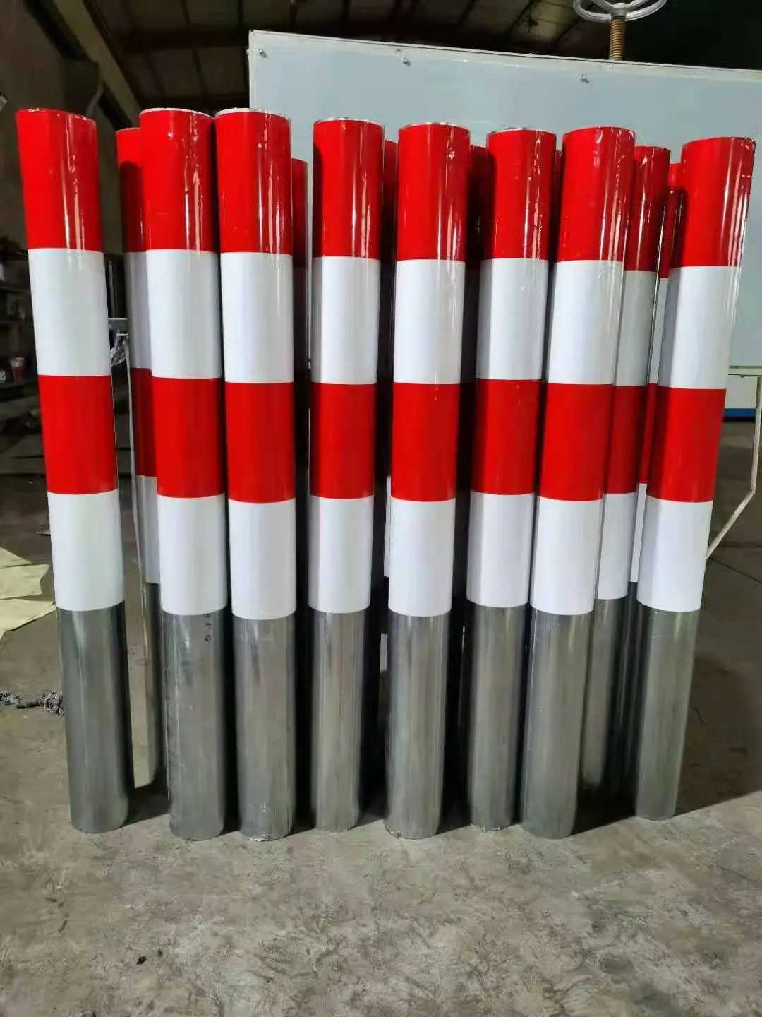 镀锌圆管警示柱 反光防撞柱