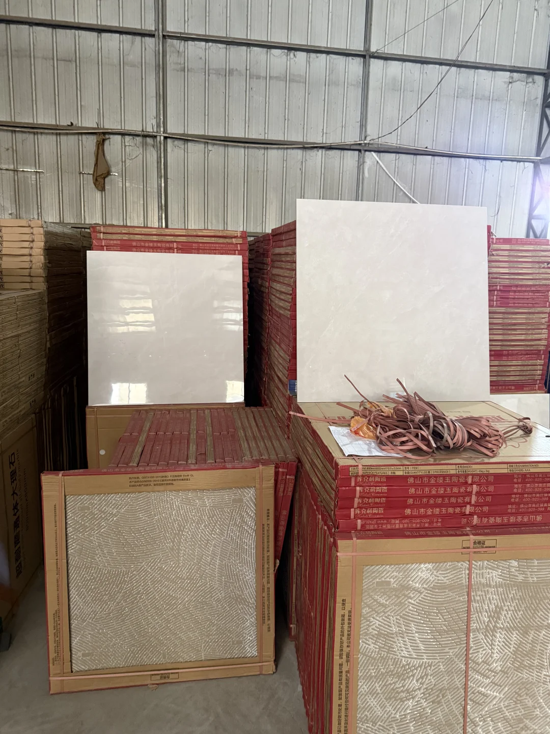 东城特价瓷砖仓库现场实拍!