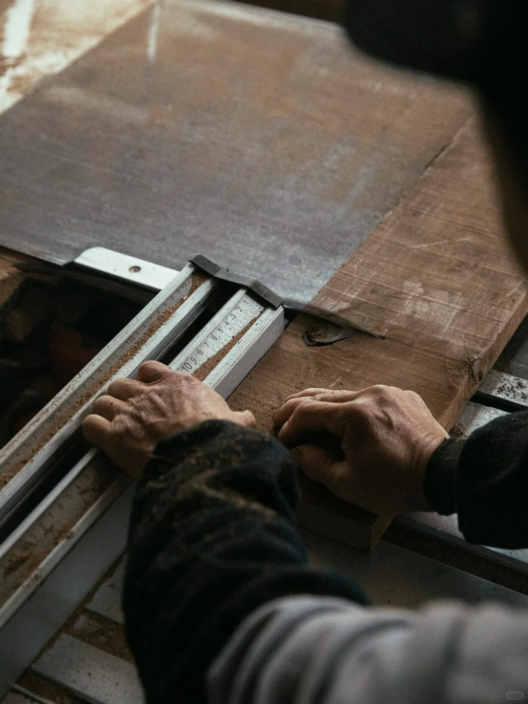 跑工厂时拍下了师傅工作的日常