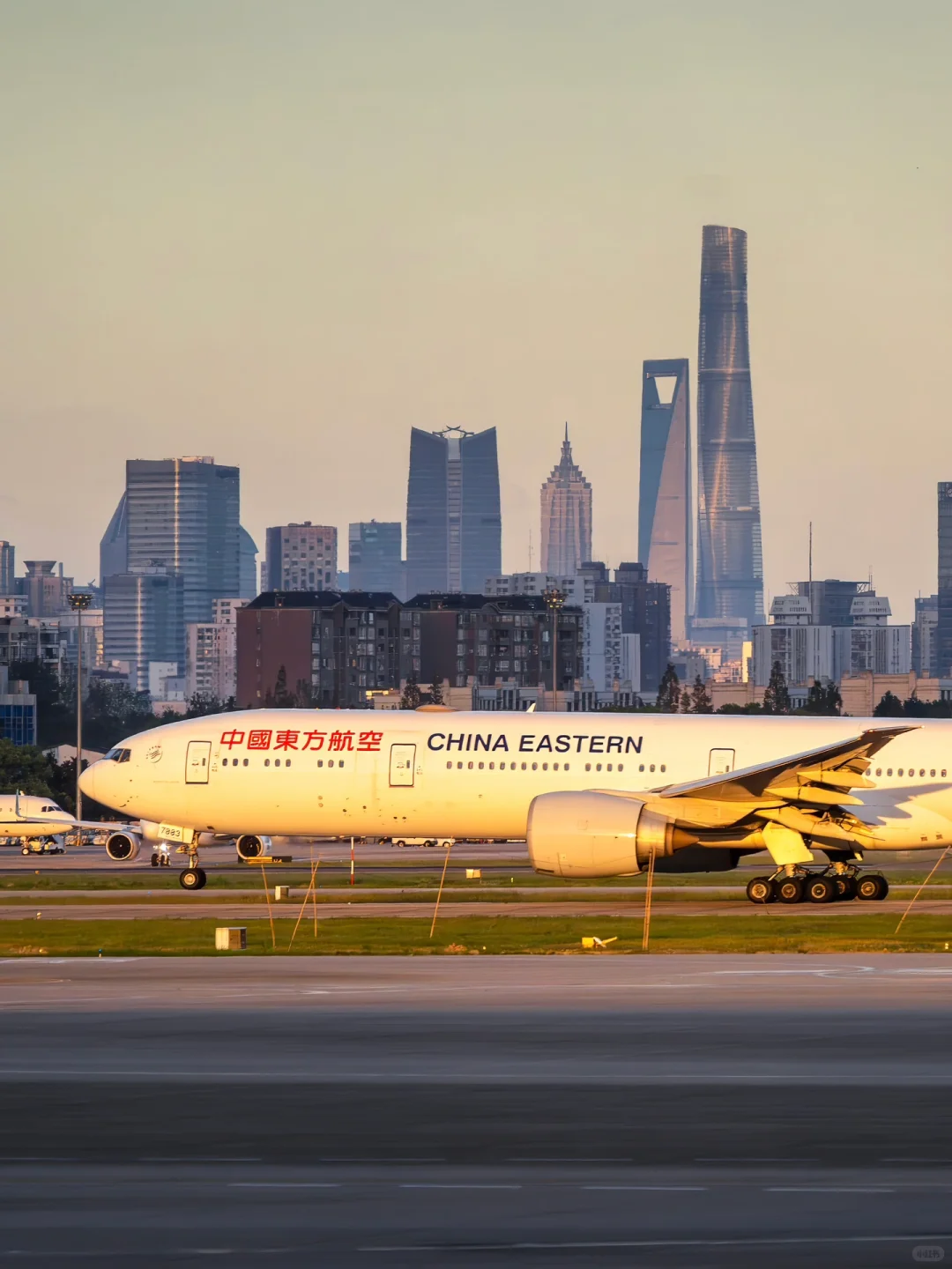 最大双发宽体客机与中国最高楼的合影✈️