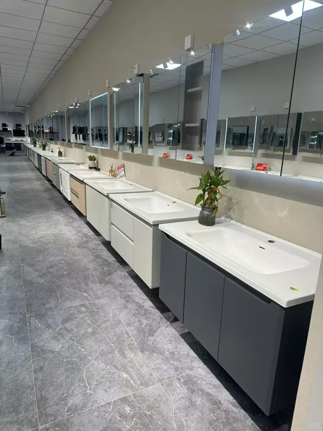 嘿，这里有一家超棒的卫浴折扣仓店