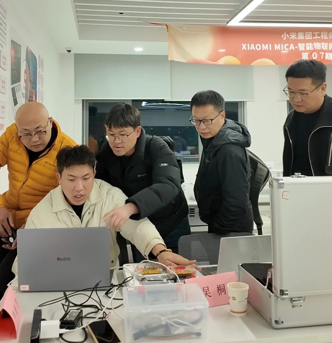 我家老公解锁新技能！ 自装智能搭子来啦?