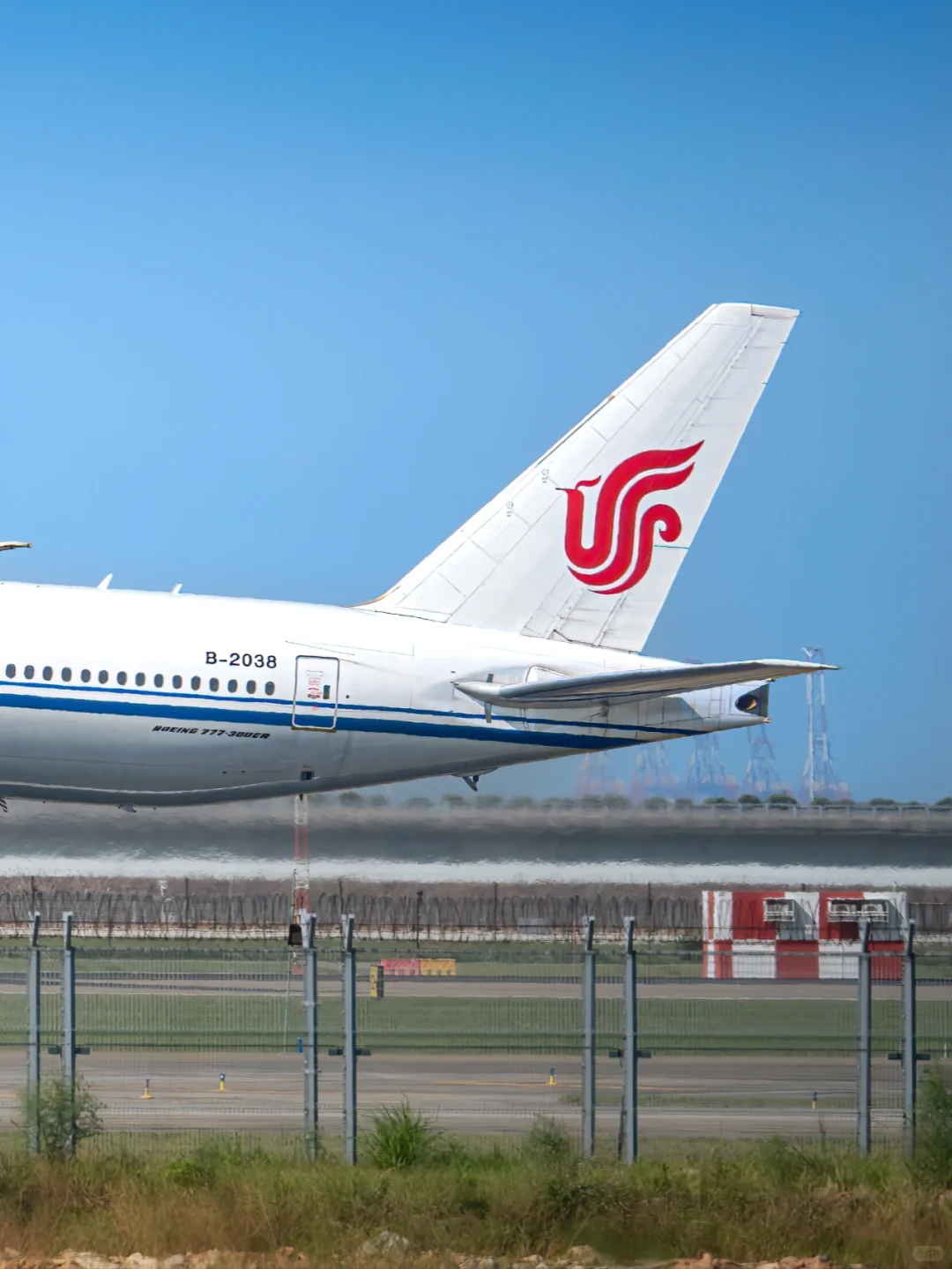 国航次旗舰：“两桶一棍”