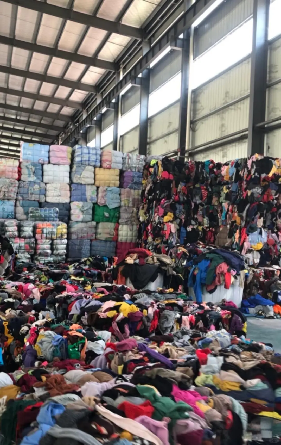 年轻人为啥对旧衣物回收避之不及？门道揭秘！