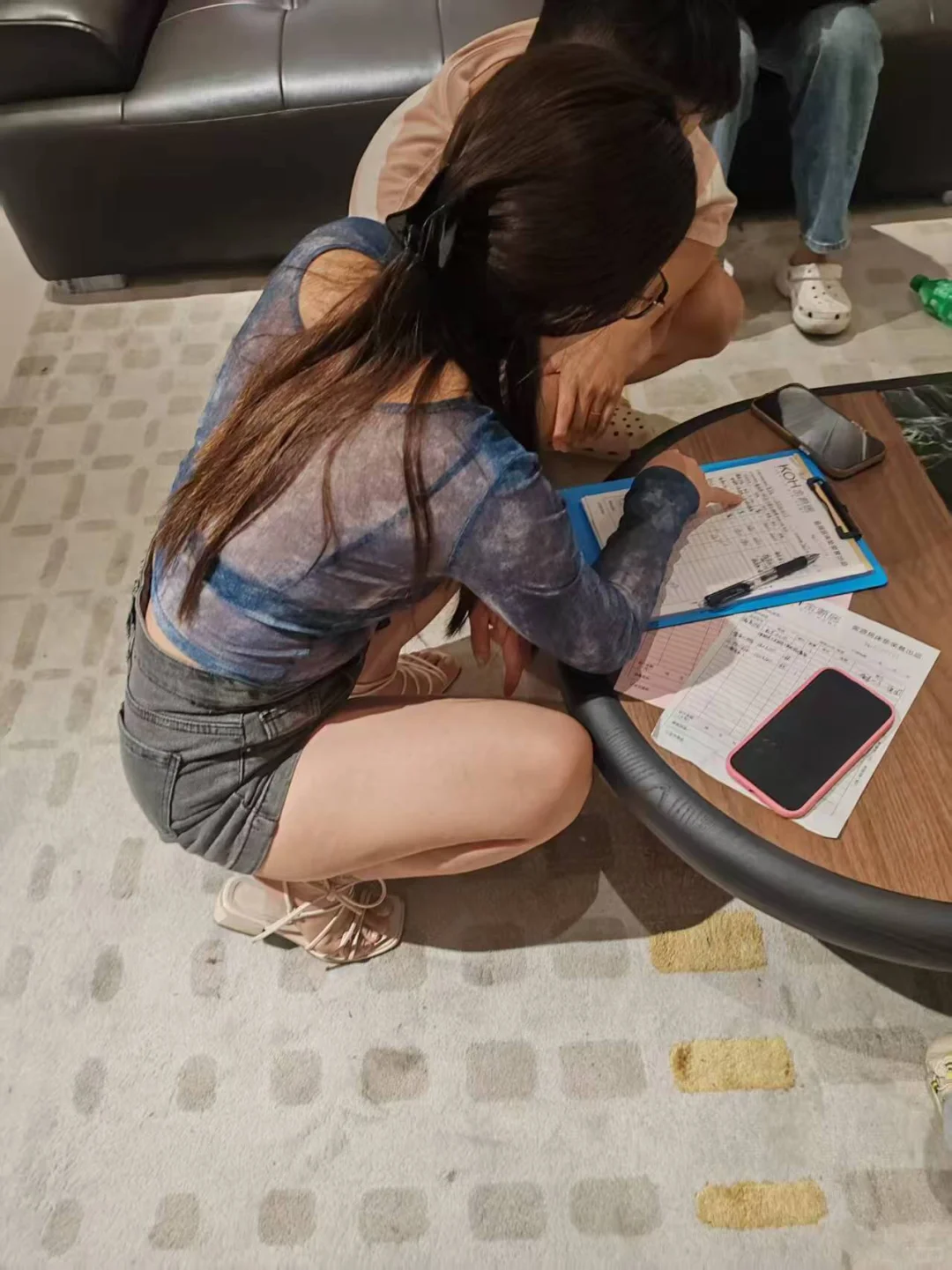 90后宝妈3周跑了15家家具工厂,终于选到心仪