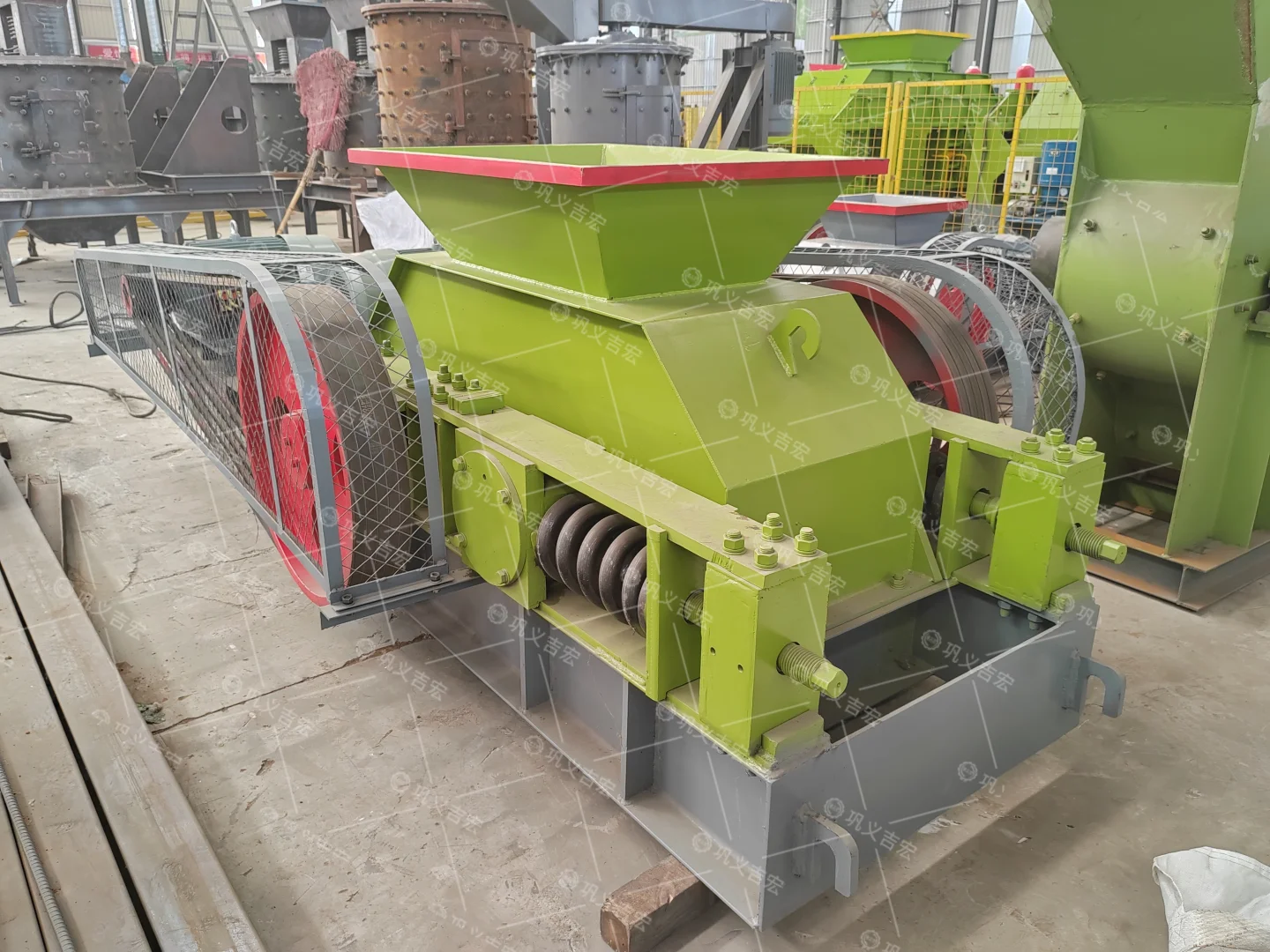 双齿辊破碎机的卓越应用与维护指南