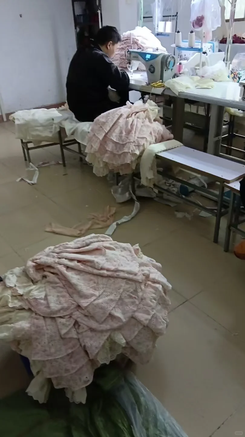 服装人必看！源头复刻工厂直供省去品牌溢价