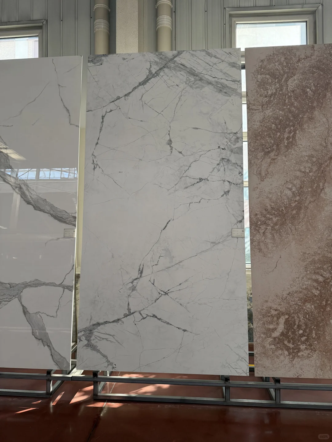 深藏不露，岩板车间靓丽?风景线