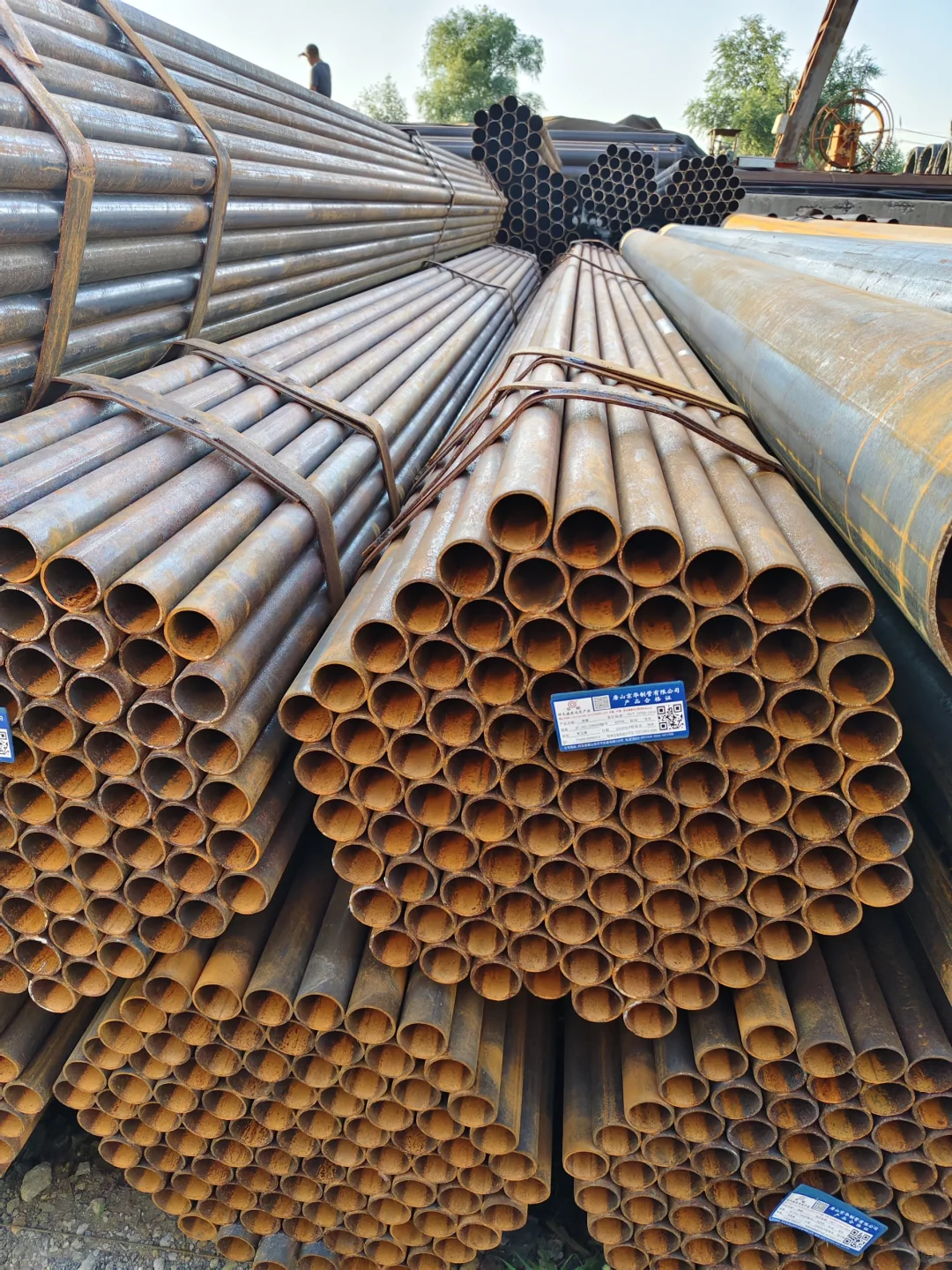 优质钢材，构筑坚固未来。