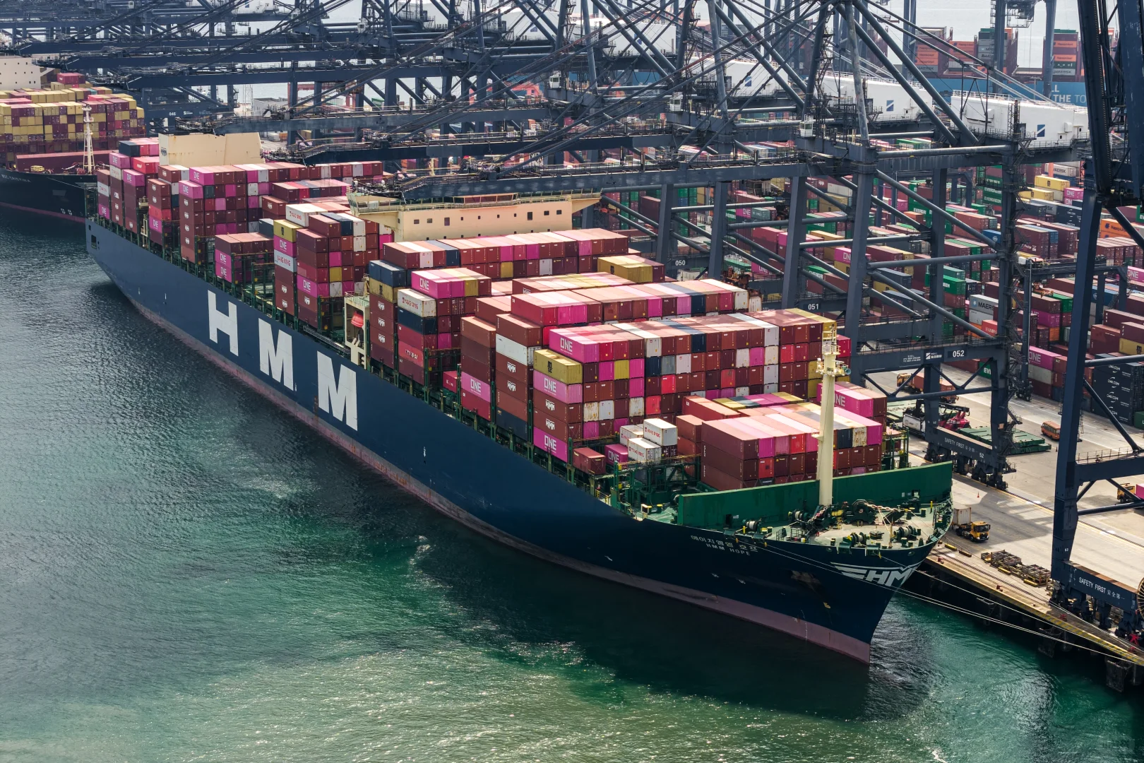 哇，大船是真的帅