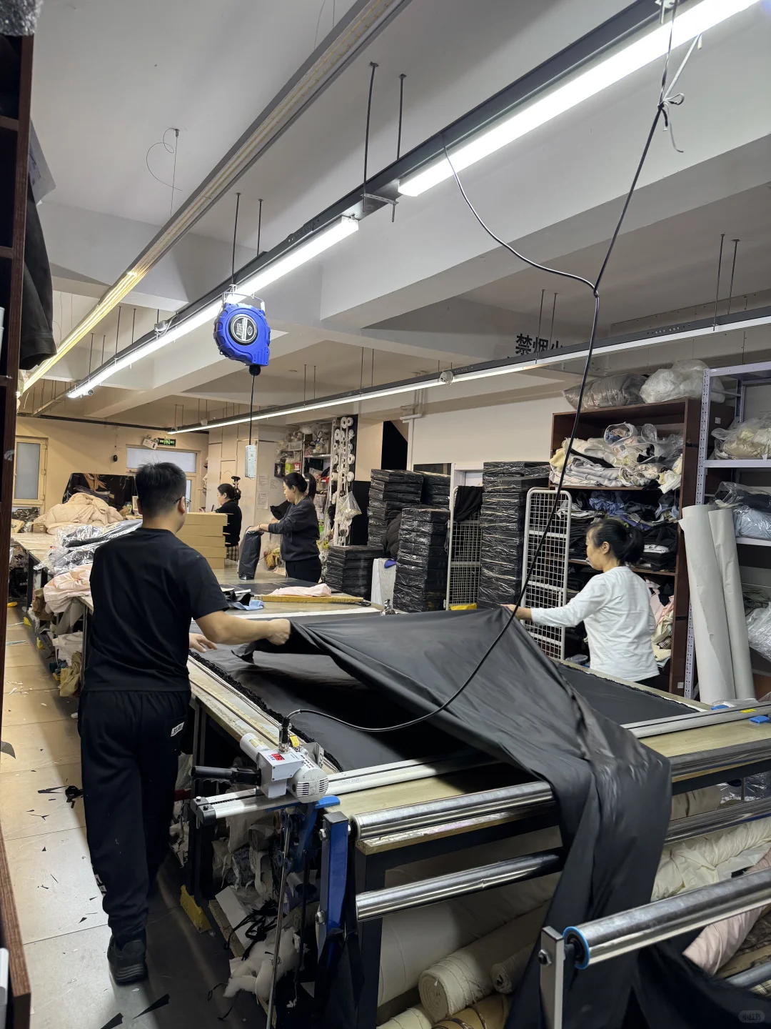 哈尔滨羽绒服源头厂家承接批量加工订单！