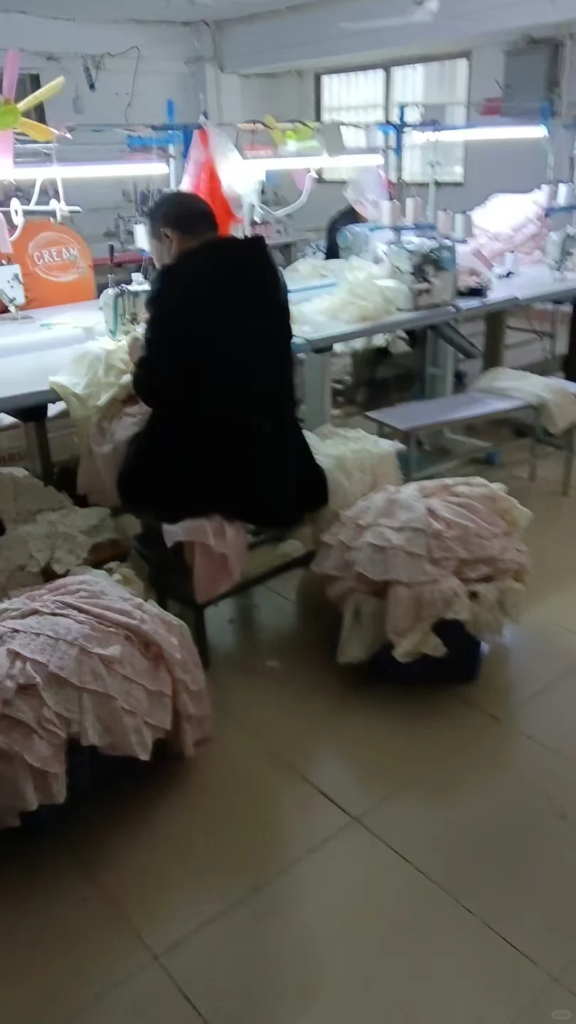 服装人必看！源头复刻工厂直供省去品牌溢价