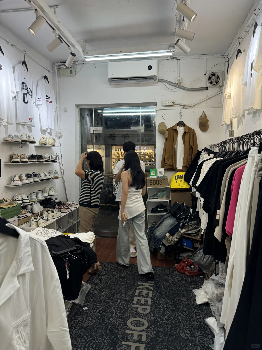 今年的服装实体店究竟怎么了？