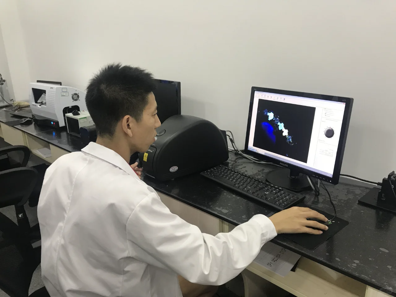 珠宝在实验室到底是如何检测的?