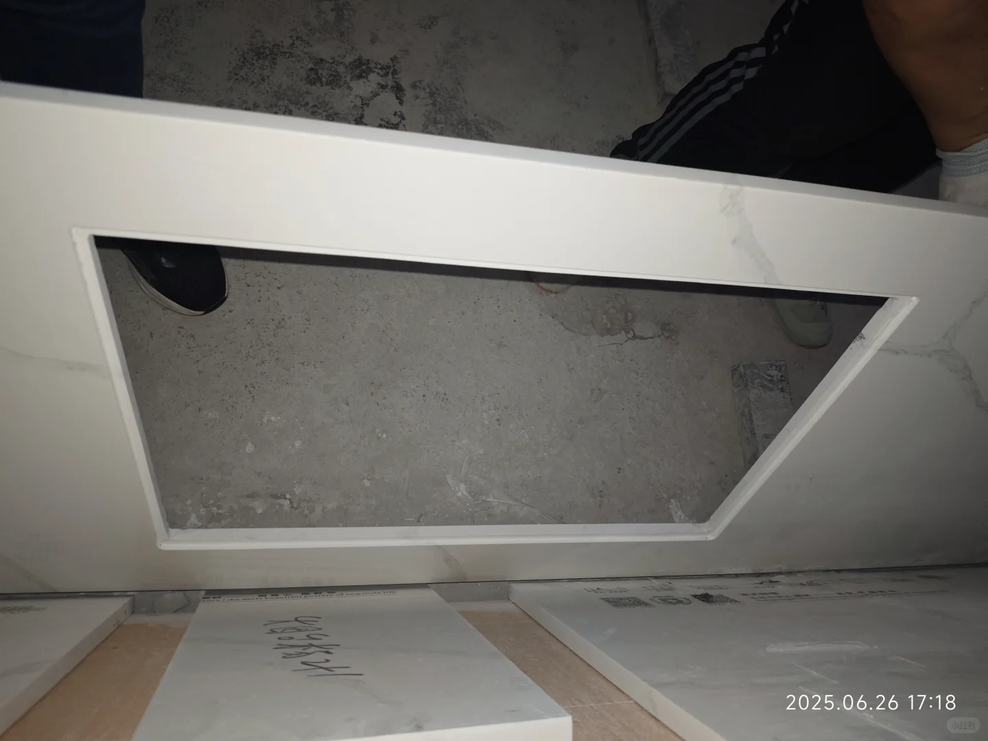 6月25日，今天去看看厨房台面加工情况。