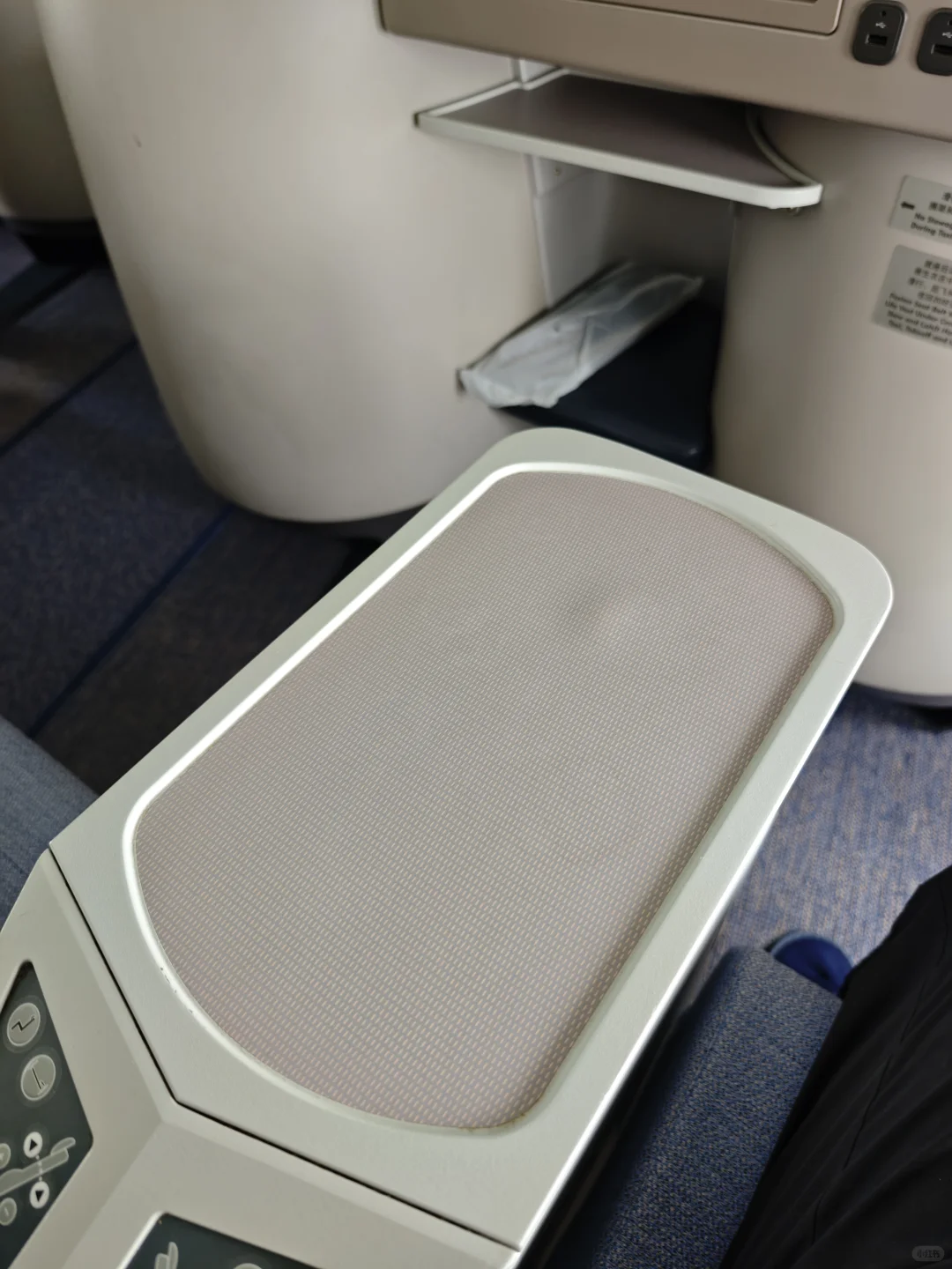 超爽！波音747宽体机二层公务舱细节体验！