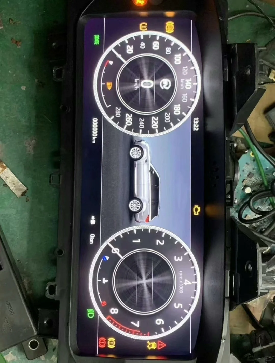 路虎揽胜新款液晶仪表