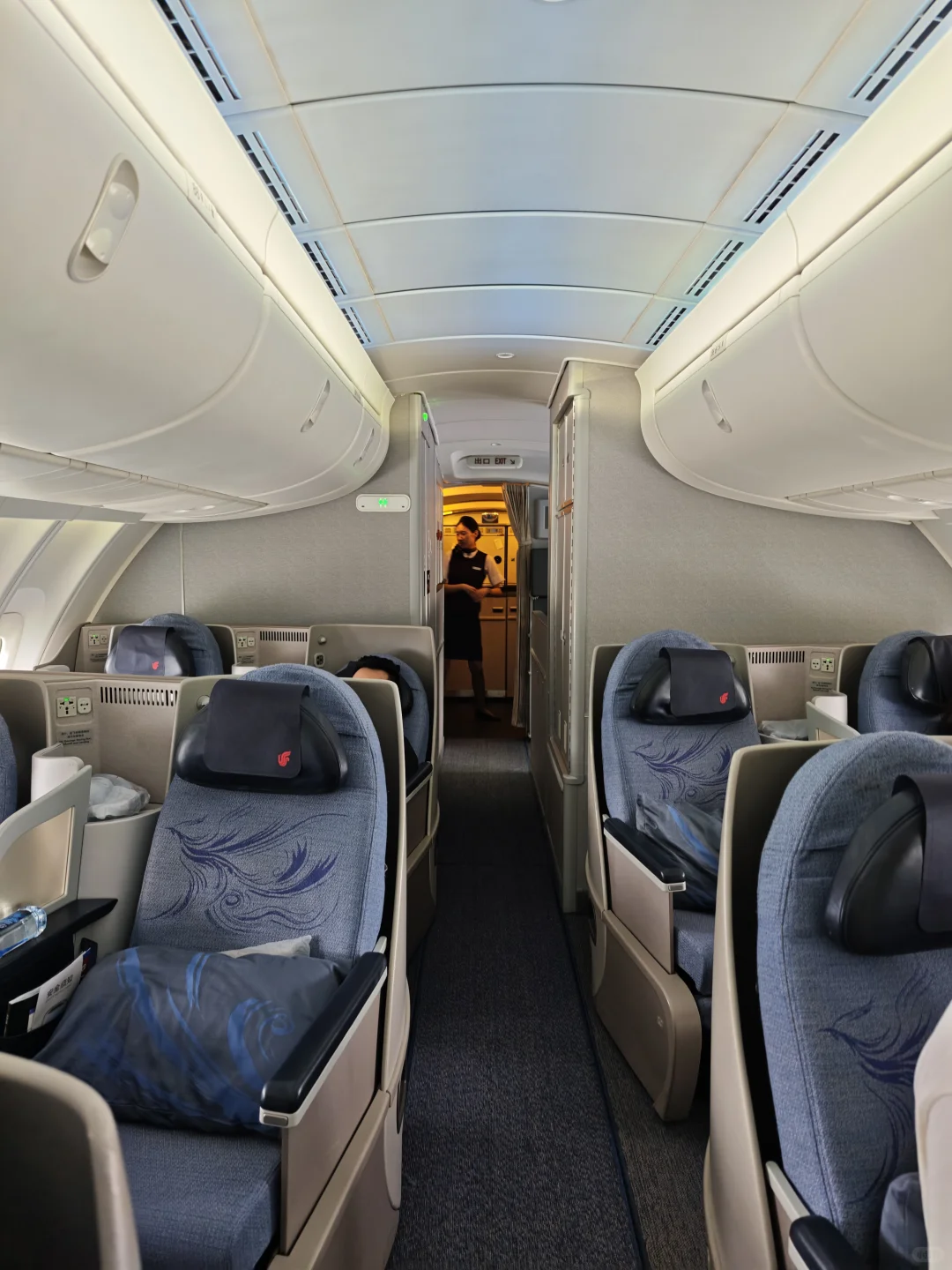 超爽！波音747宽体机二层公务舱细节体验！