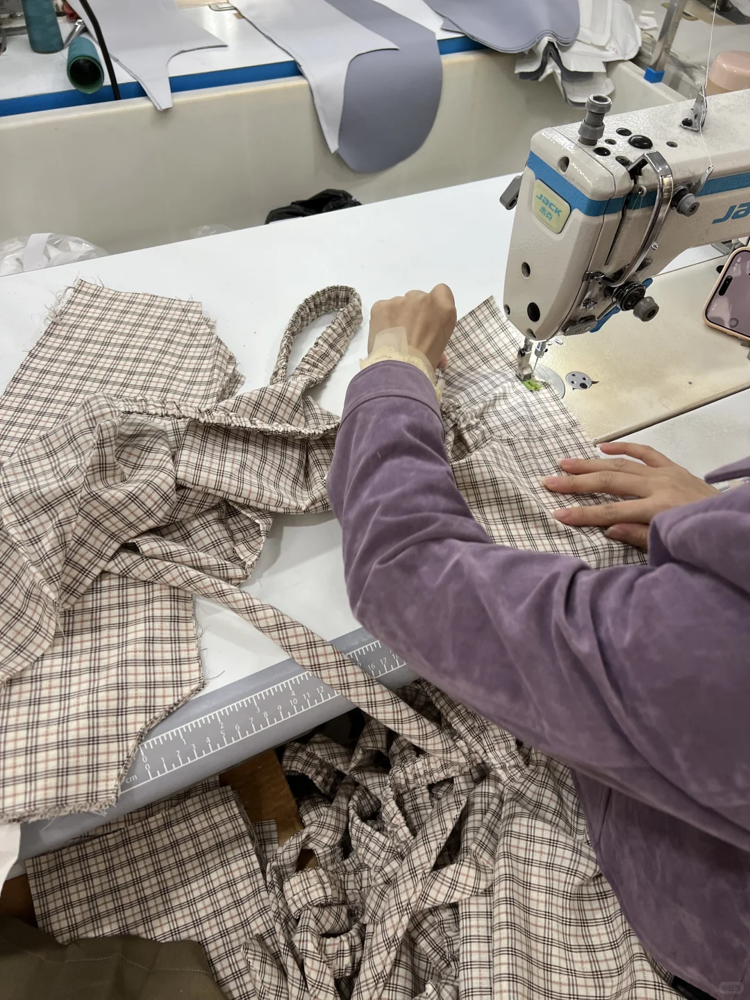 女装加工厂 服装车间 服装加工厂