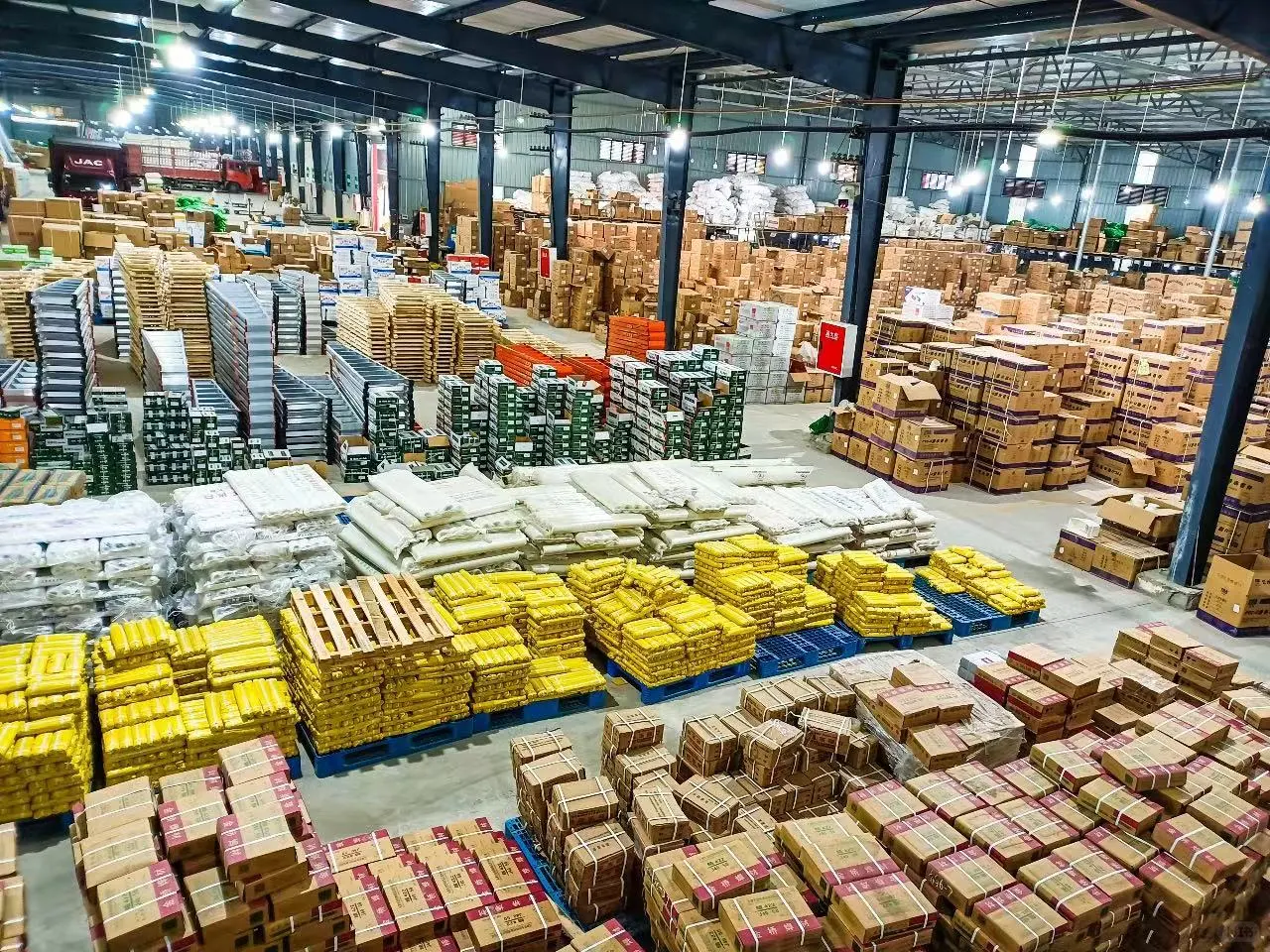 成都两万平五金建材仓库