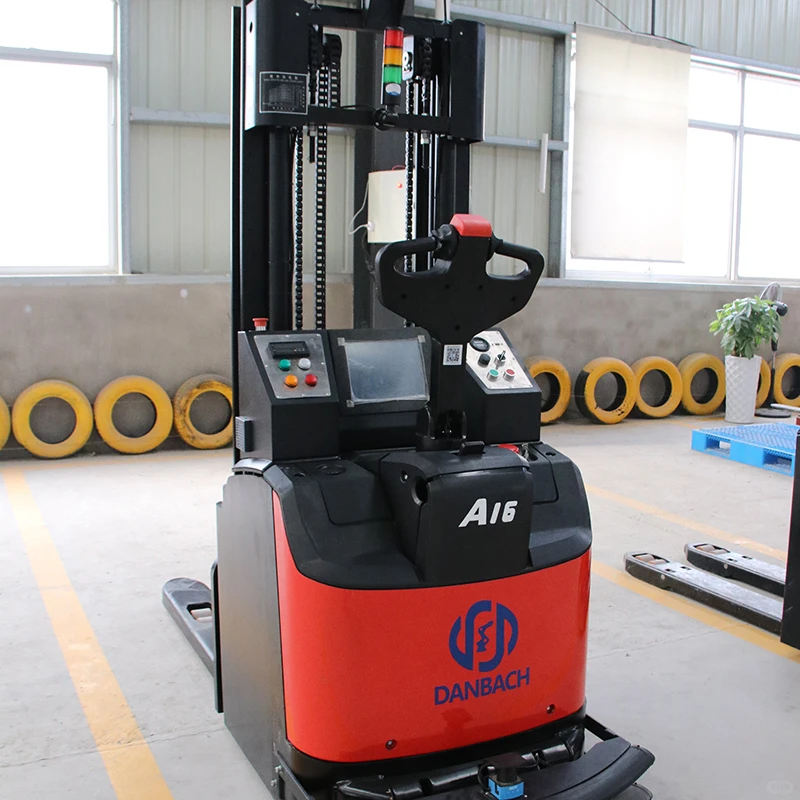 AGV智能叉车的技术特点应用场景和未来发展