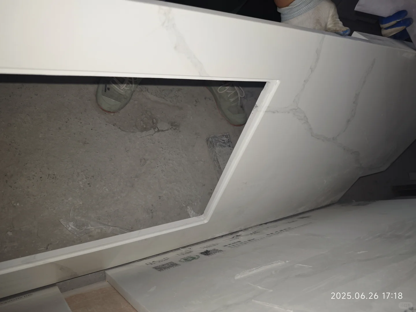 6月25日，今天去看看厨房台面加工情况。