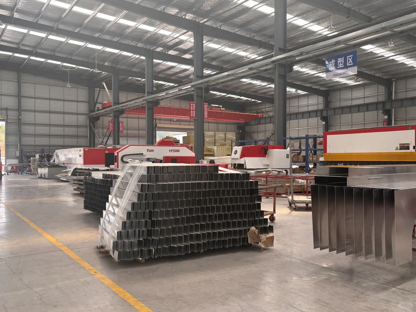 铝合金建材车间实拍