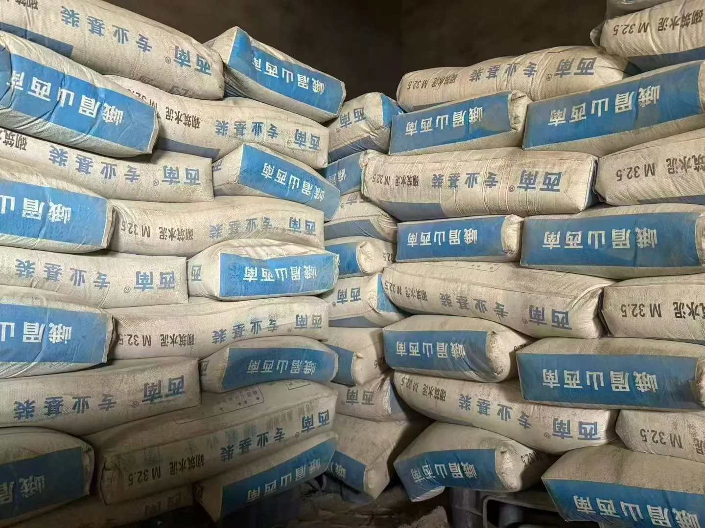 成都水泥河沙辅材配送，各老板施工队合作