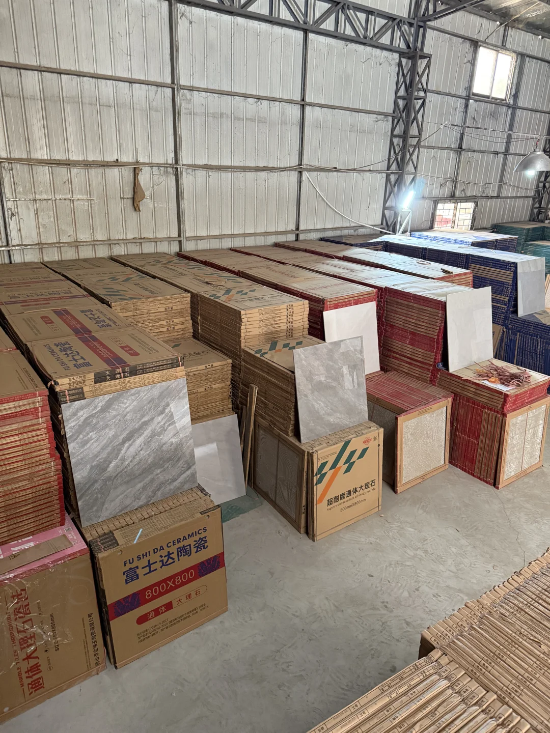 东城特价瓷砖仓库现场实拍!