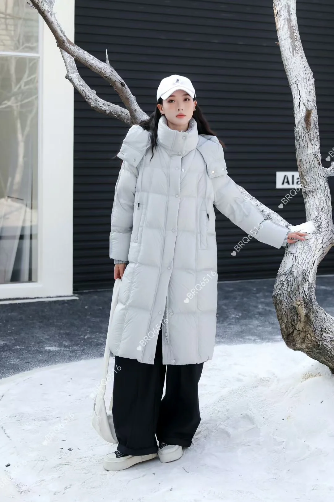 一批厂家直发，100%国标90白鸭绒，每件衣服带