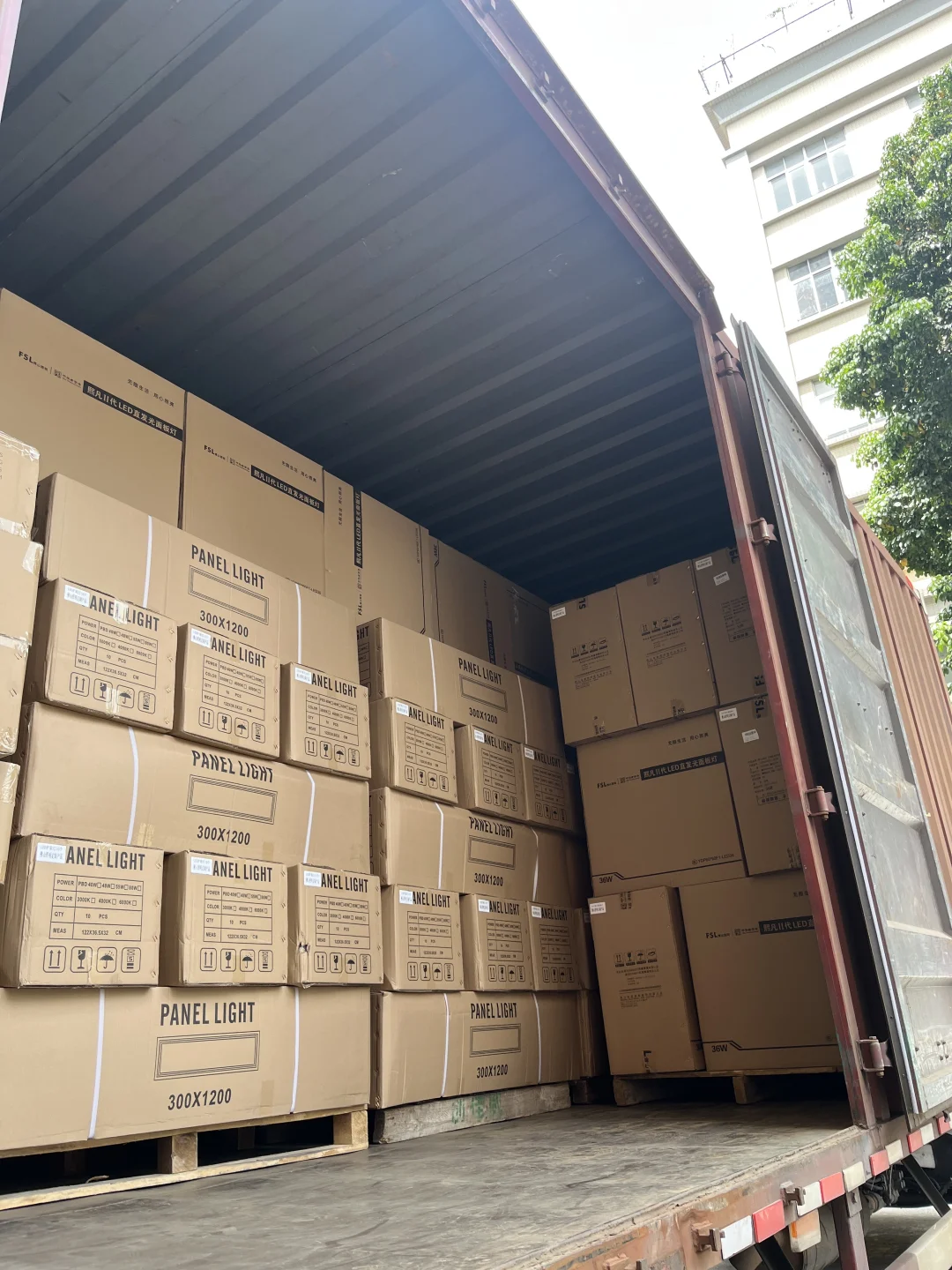 源头灯具工厂出货日常?