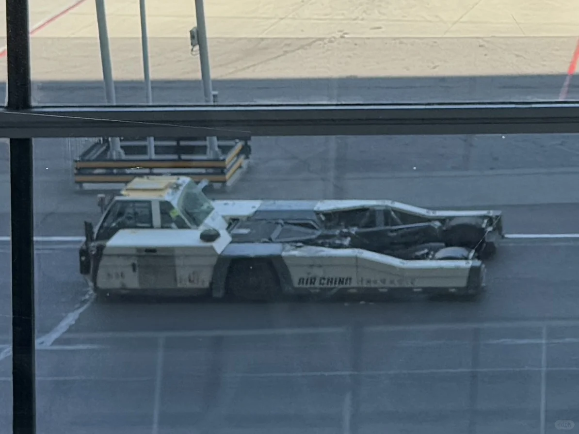 你留意过机场里出现的各种小车?么?