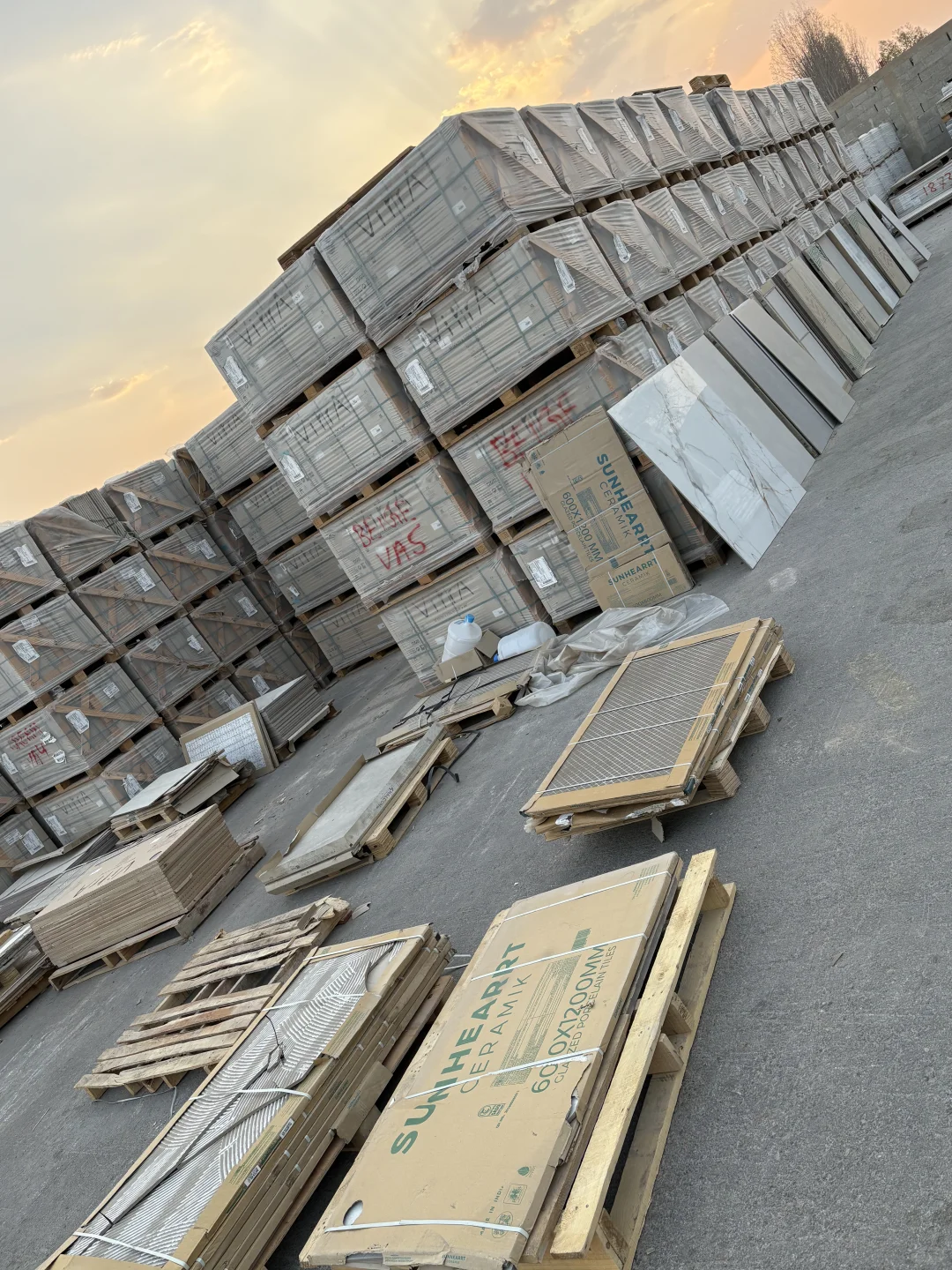 利雅得瓷砖批发商堆场